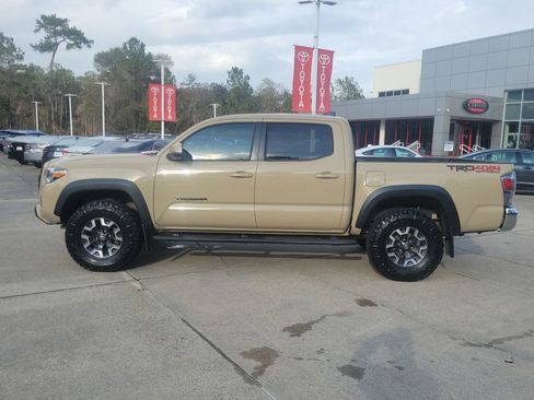 Certified 2020 Toyota Tacoma TRD Off-Road image 2