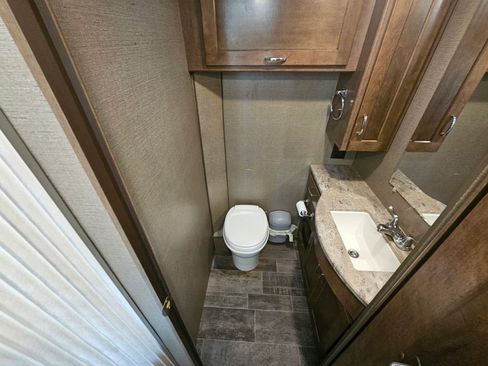 Used 2018 Ford E-450 and Econoline 450 Super Duty w/ Motorhome Prep Package image 29