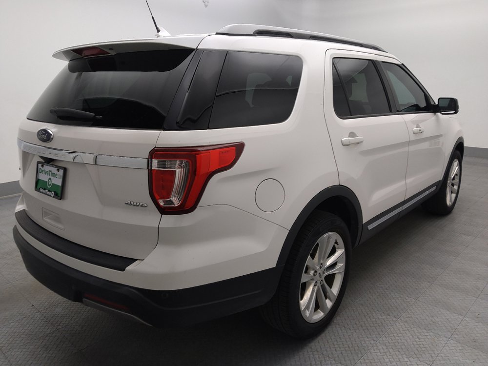 Used 2019 Ford Explorer XLT w/ Equipment Group 202A AWD/4WD image 9