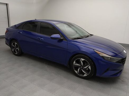 Used 2023 Hyundai Elantra SEL w/ Convenience Package image 11