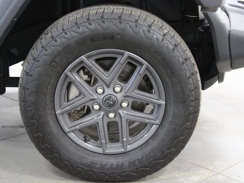 Used 2024 Jeep Wrangler Sport AWD/4WD image 12