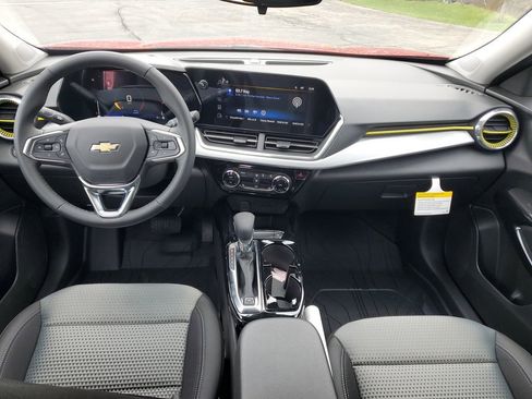 New 2026 Chevrolet Trax LT w/ Driver Confidence Package FWD image 9