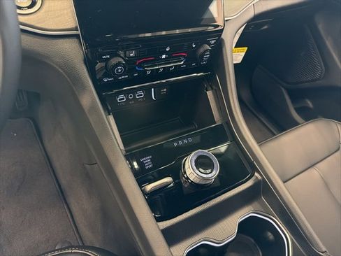 New 2025 Jeep Grand Cherokee Limited image 12
