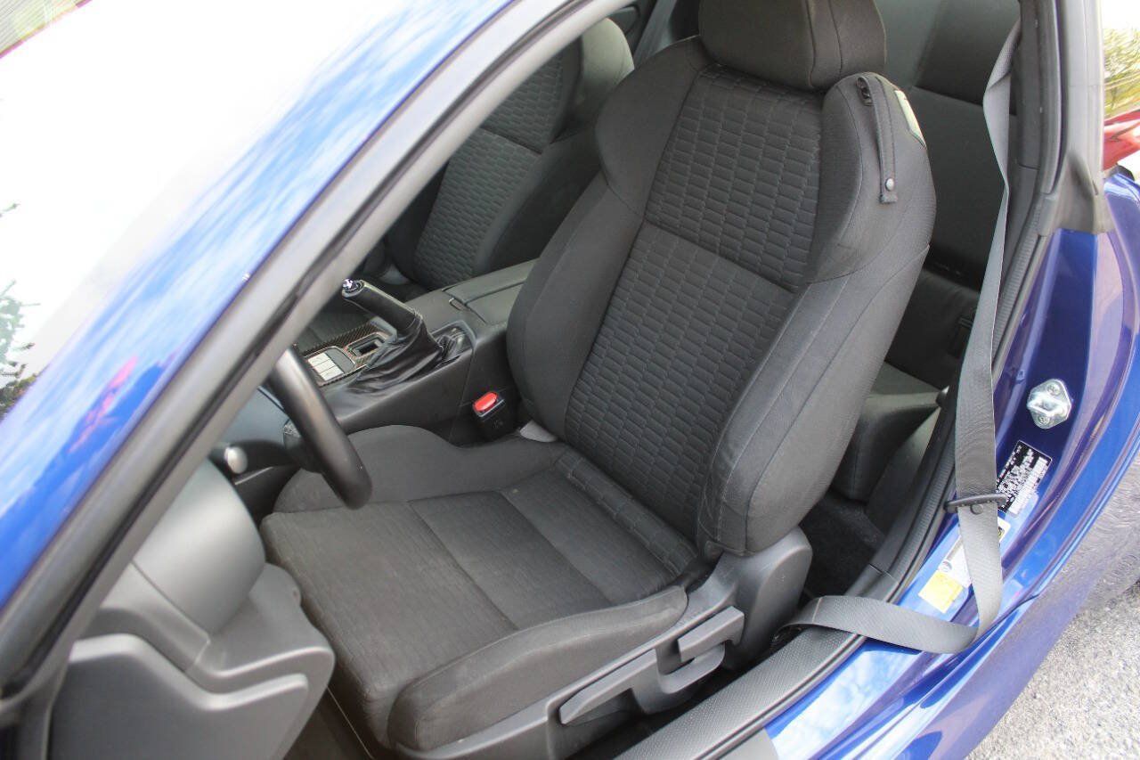 Used 2023 Toyota GR86 RWD image 3