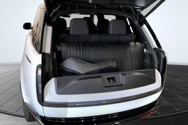 Used 2025 Land Rover Range Rover Long Wheelbase SE AWD/4WD image 5