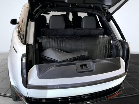 Used 2025 Land Rover Range Rover Long Wheelbase SE AWD/4WD image 5