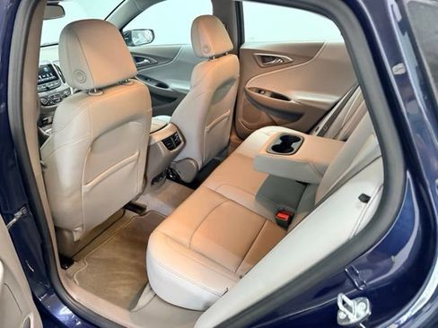 Used 2017 Chevrolet Malibu LT w/ Leather Package FWD image 34