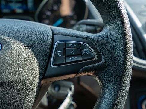 Used 2018 Ford Escape SE FWD image 15
