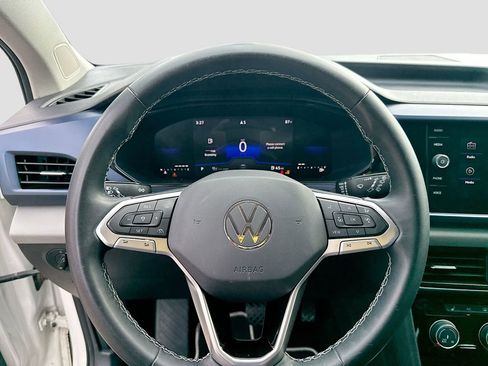 Used 2023 Volkswagen Taos SE image 13