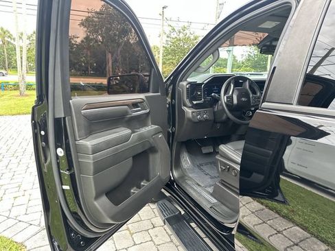 Used 2024 Chevrolet Silverado 1500 RST w/ Convenience Package II AWD/4WD image 22
