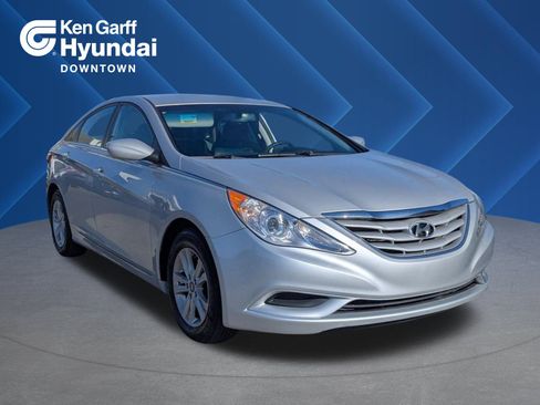 Used 2013 Hyundai Sonata GLS image 1