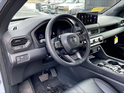 New 2026 Honda Pilot TrailSport image 9
