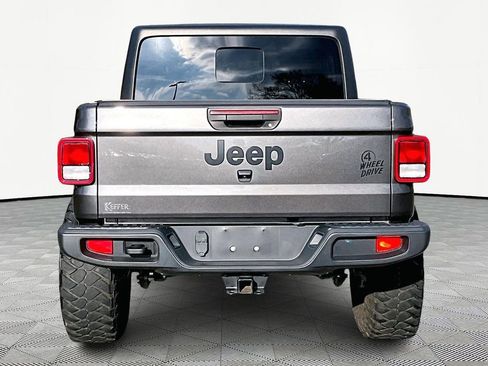 Used 2022 Jeep Gladiator Sport image 6