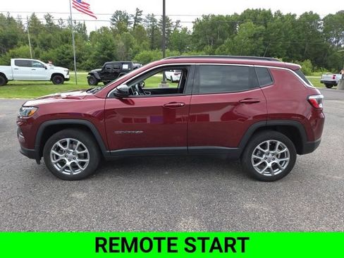 Used 2022 Jeep Compass Latitude AWD/4WD image 6