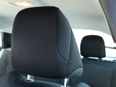 Used 2022 Toyota Prius LE image 21