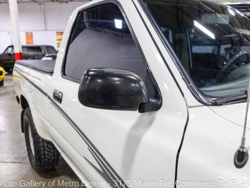 Used 1995 Toyota Pickup DX AWD/4WD image 34