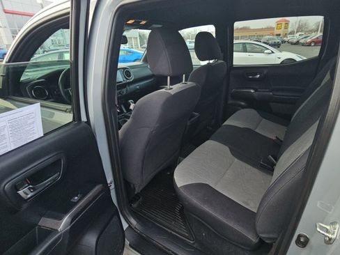 Used 2020 Toyota Tacoma TRD Sport image 26