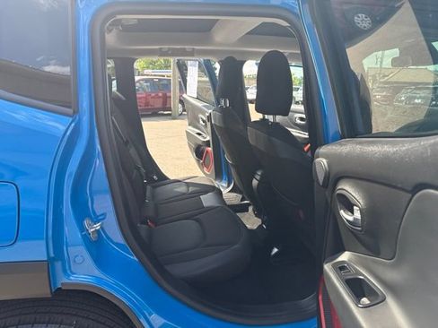 Used 2015 Jeep Renegade Trailhawk w/ Popular Equipment Group AWD/4WD image 13