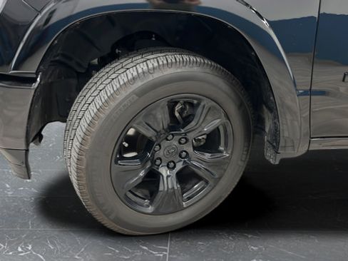 Used 2022 RAM 1500 Laramie AWD/4WD image 39