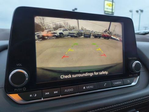 Used 2023 Nissan Rogue SV image 7