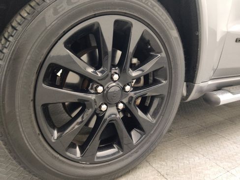 Used 2019 Jeep Grand Cherokee Altitude image 31