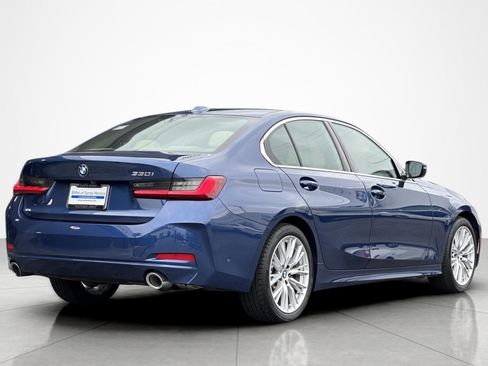 Used 2023 BMW 330i Sedan w/ Premium Package RWD image 5