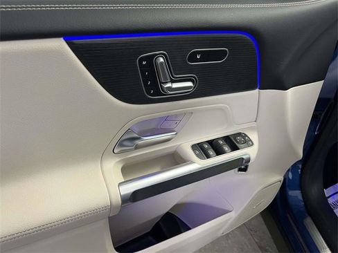 New 2026 Mercedes-Benz GLB 250 4MATIC image 14