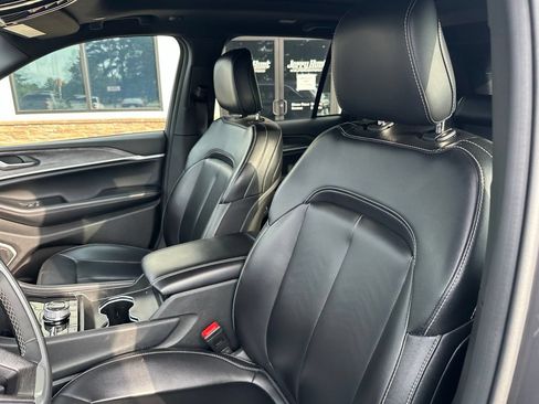 Used 2024 Jeep Grand Cherokee Limited 4xe AWD/4WD image 2