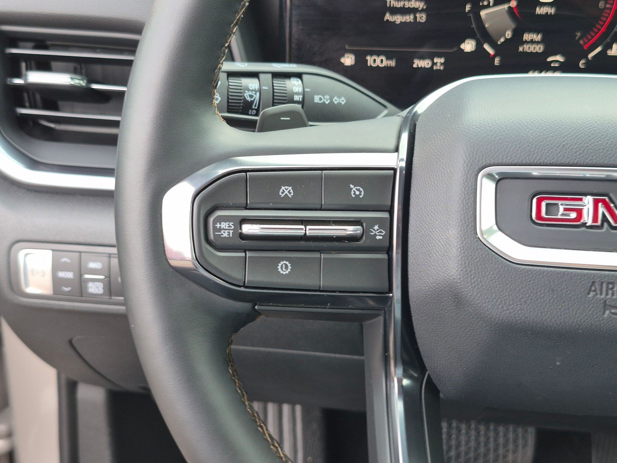 Used 2026 GMC Terrain AT4 AWD/4WD image 17