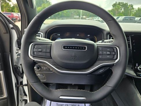 Used 2023 Jeep Wagoneer Series II AWD/4WD image 18