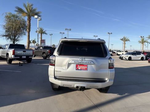 Used 2022 Toyota 4Runner SR5 RWD image 6