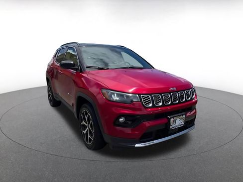 Used 2025 Jeep Compass Limited AWD/4WD image 3