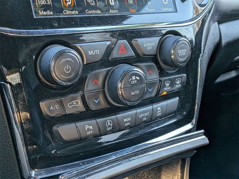 Certified 2021 Jeep Grand Cherokee Laredo X image 21