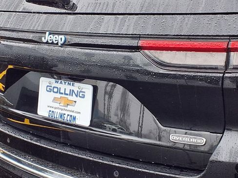 Used 2022 Jeep Grand Cherokee Overland w/ Advanced Protech Group III image 28