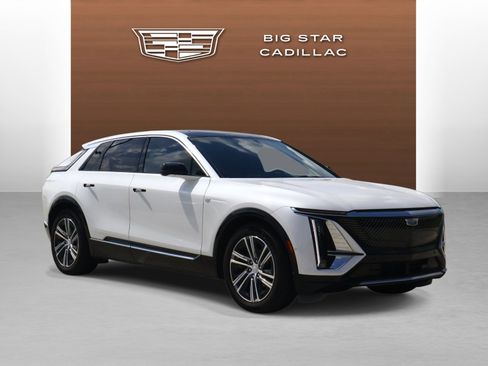 Certified 2024 Cadillac Lyriq Luxury RWD image 7