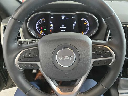 Used 2019 Jeep Grand Cherokee Limited AWD/4WD image 17
