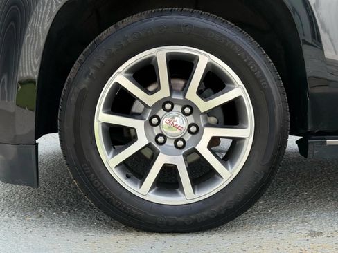 Used 2017 GMC Yukon XL Denali w/ Open Road Package AWD/4WD image 39