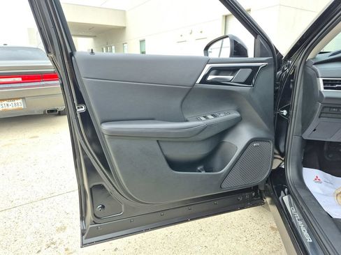 New 2026 Mitsubishi Outlander SE FWD image 20