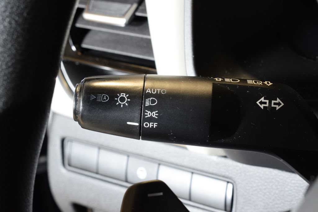 Used 2021 Nissan Rogue SV AWD/4WD image 18