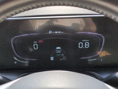 Used 2025 Kia Telluride S FWD image 16