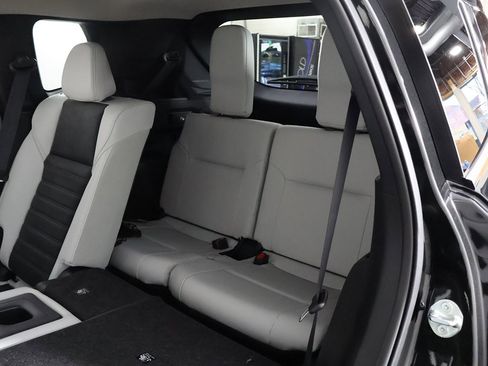 New 2025 Mitsubishi Outlander SE image 36