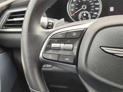 Used 2025 Genesis G70 2.5T image 25