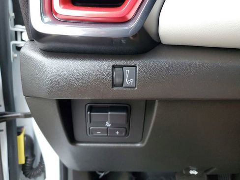 Used 2023 GMC Canyon AT4X image 29