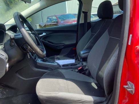 Used 2014 Ford Focus SE FWD image 11