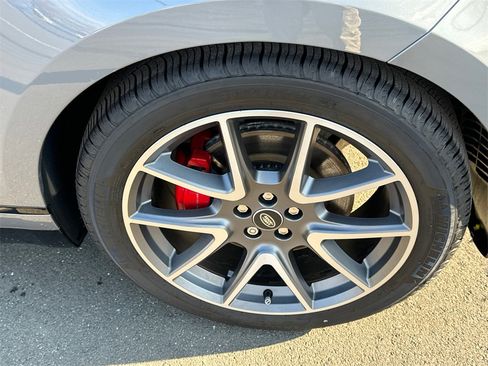 Certified 2025 Land Rover Range Rover Velar Dynamic SE image 7