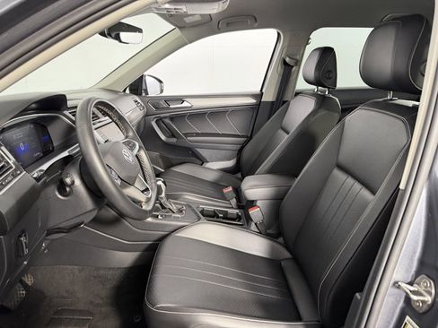 Used 2022 Volkswagen Tiguan SE image 21