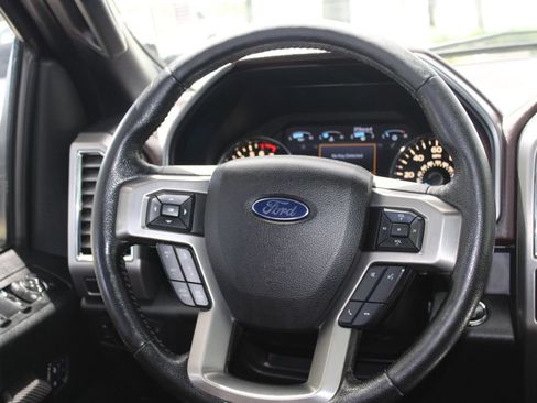 Used 2015 Ford F150 Platinum w/ Equipment Group 701A Luxury AWD/4WD image 32