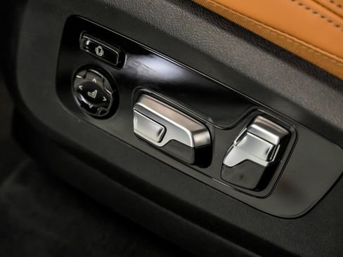 Used 2025 BMW X5 M60i AWD/4WD image 19
