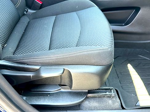 Used 2022 GMC Terrain SLE w/ Driver Convenience Package FWD image 25