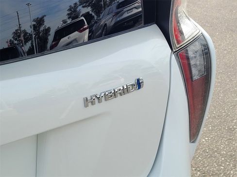 Used 2018 Toyota Prius Four Touring w/ Appearance Package image 8